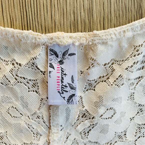 Free People Intimately Ivory Galloon Lace Racerback Bralette | Large - Picture 5 of 7